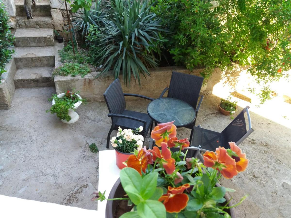 Apartman Sunce Raslina Buitenkant foto
